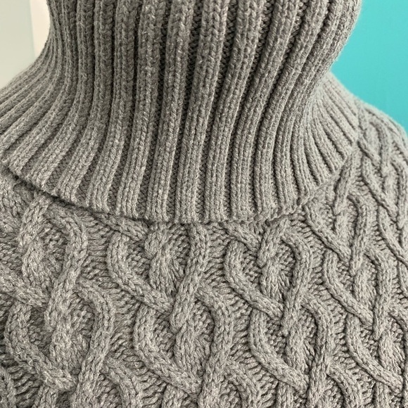 BETWEEN me & you Gray CableKnit Turtleneck Sweater - Picture 4 of 8
